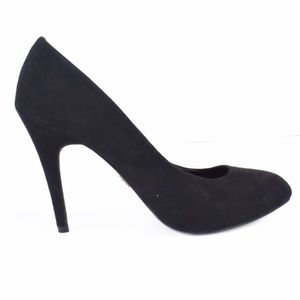 Rock and Republic Black Pumps